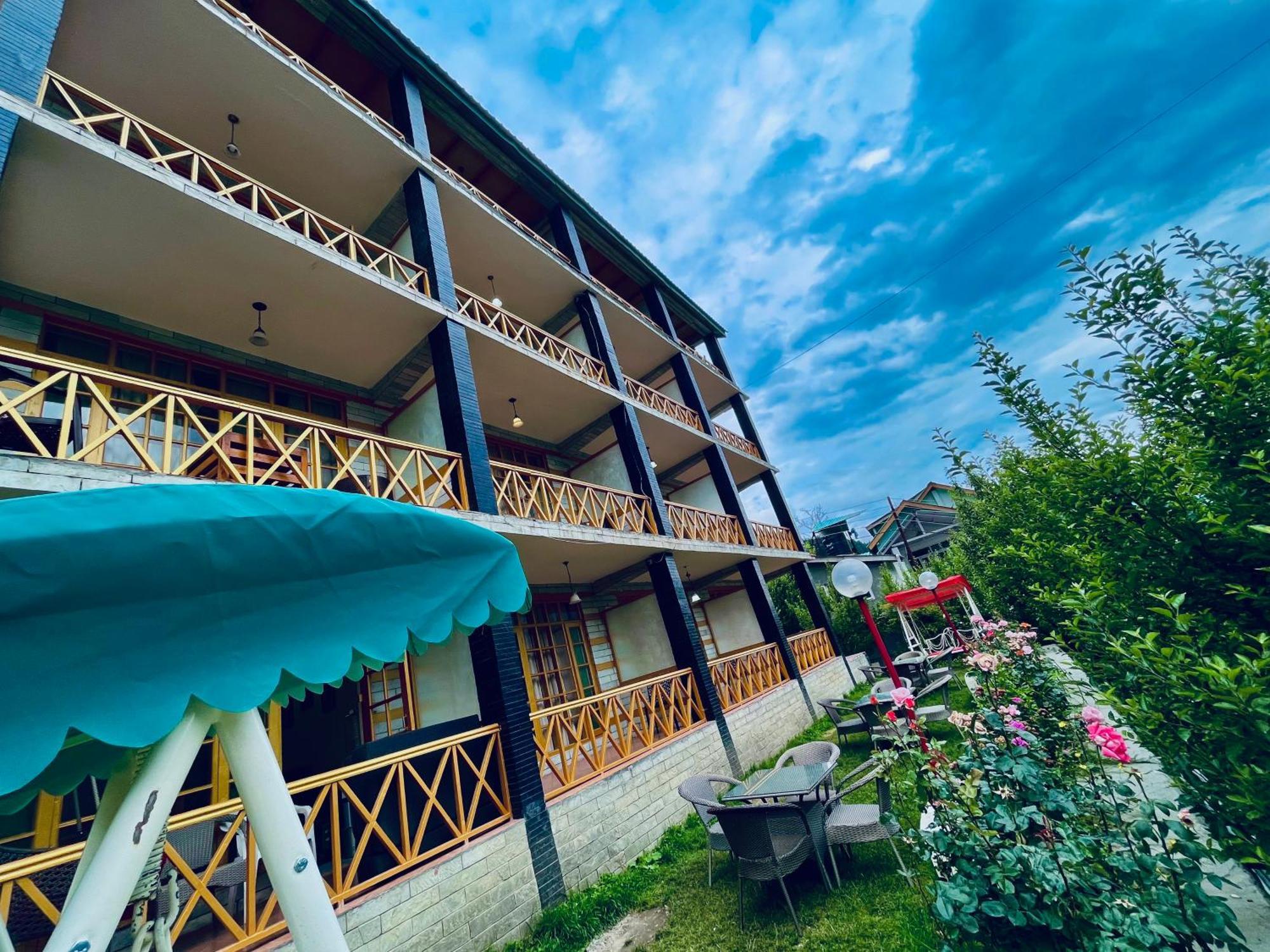 Naina Deventure Resort, Manali - Premium Rooms With Centrally Heated & Scenic View エクステリア 写真