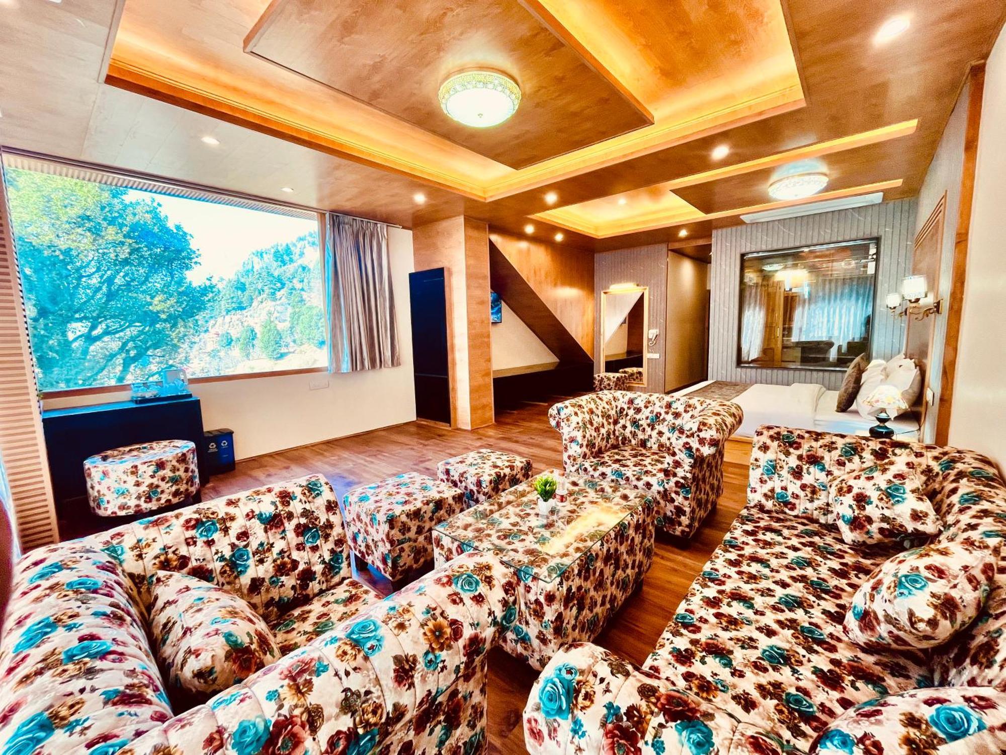Naina Deventure Resort, Manali - Premium Rooms With Centrally Heated & Scenic View エクステリア 写真
