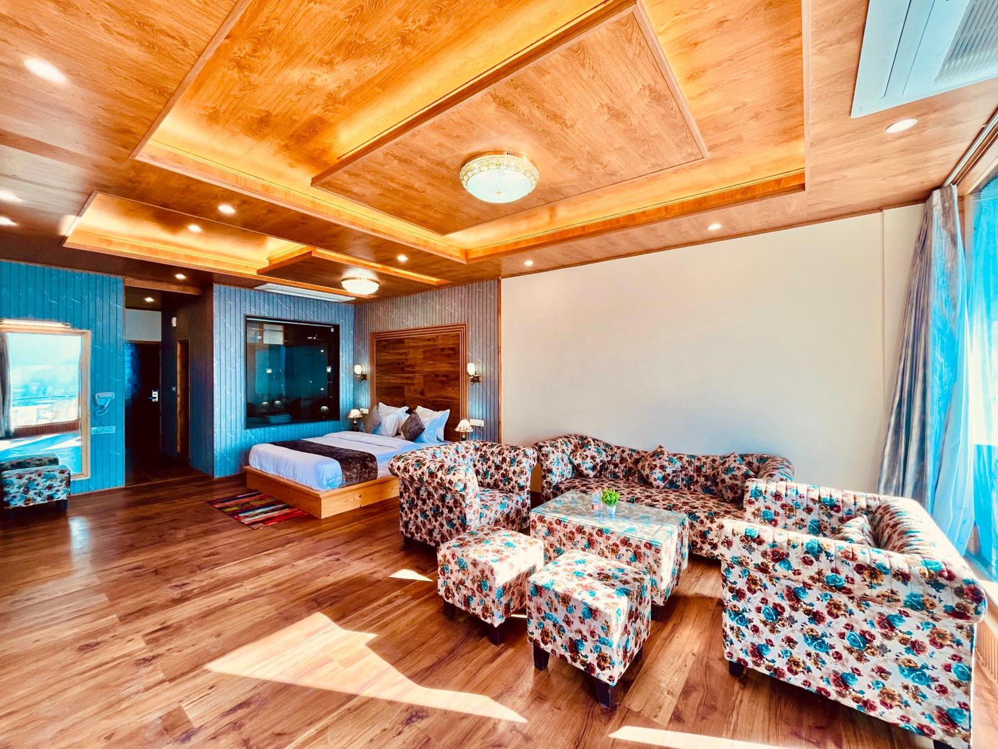 Naina Deventure Resort, Manali - Premium Rooms With Centrally Heated & Scenic View エクステリア 写真