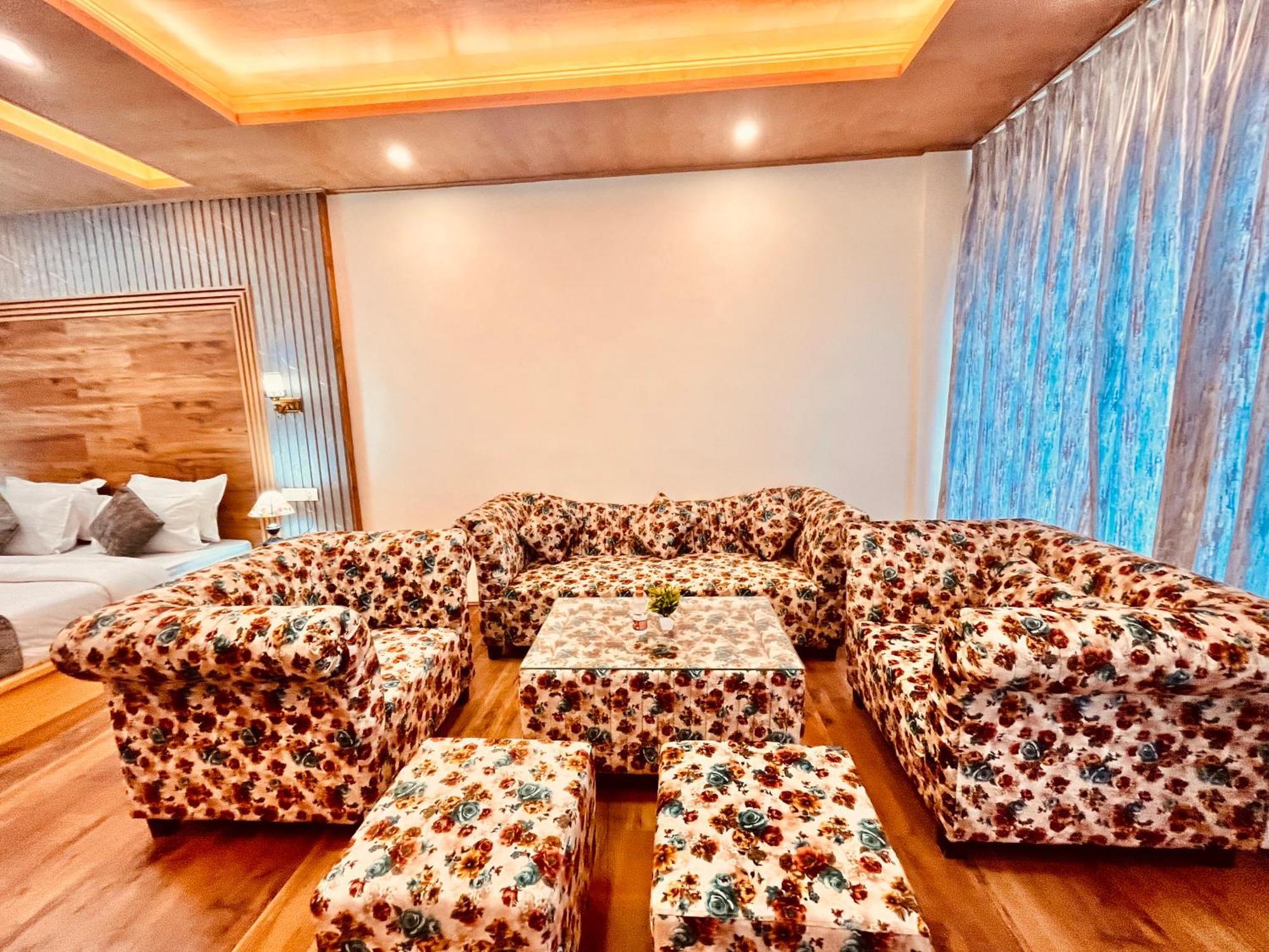 Naina Deventure Resort, Manali - Premium Rooms With Centrally Heated & Scenic View エクステリア 写真