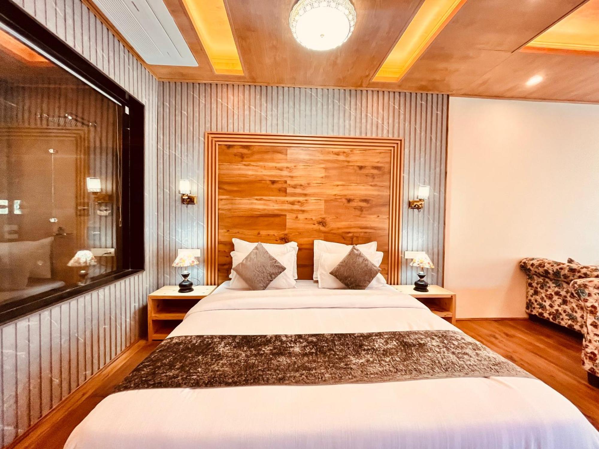 Naina Deventure Resort, Manali - Premium Rooms With Centrally Heated & Scenic View エクステリア 写真