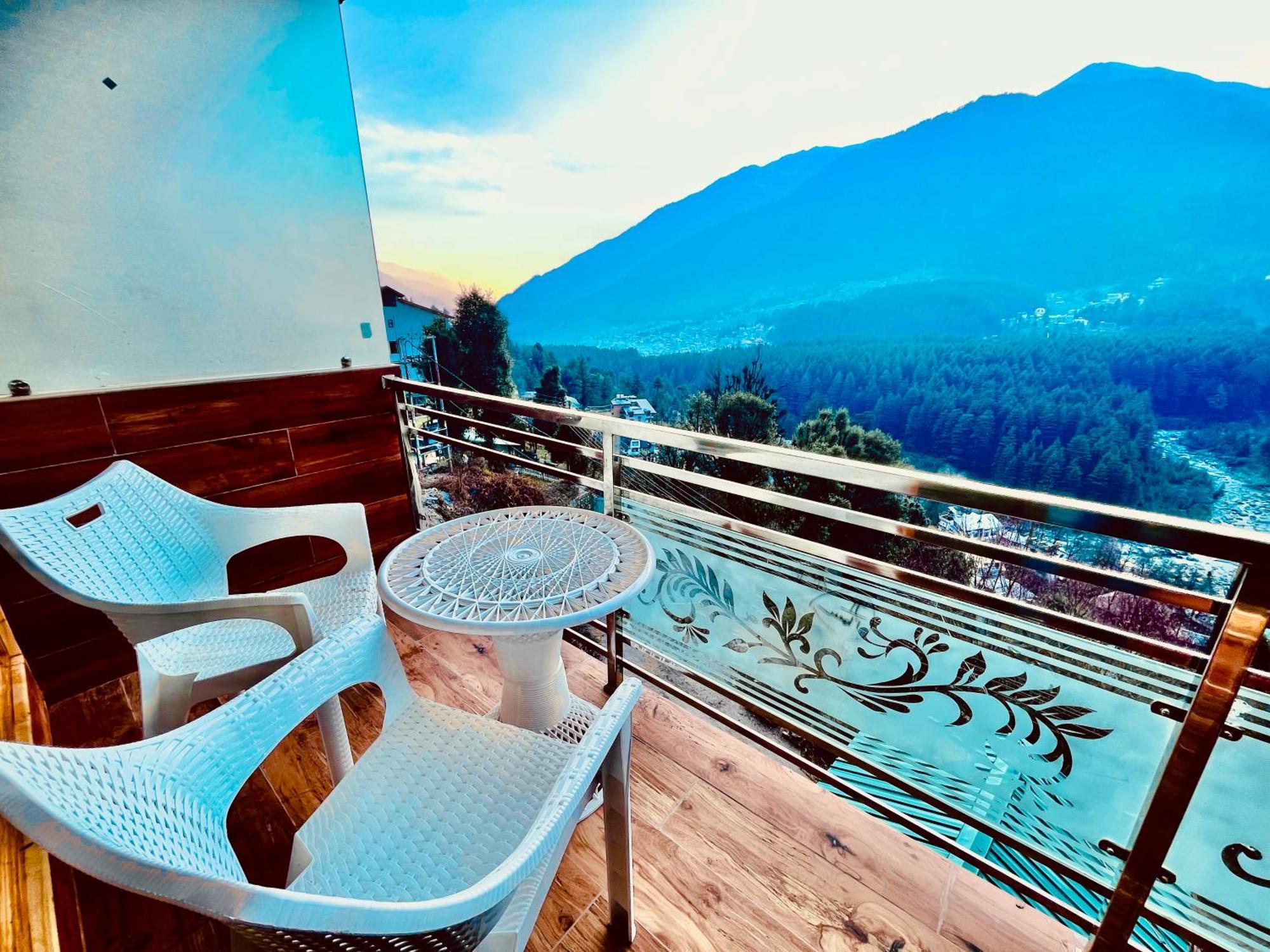 Naina Deventure Resort, Manali - Premium Rooms With Centrally Heated & Scenic View エクステリア 写真